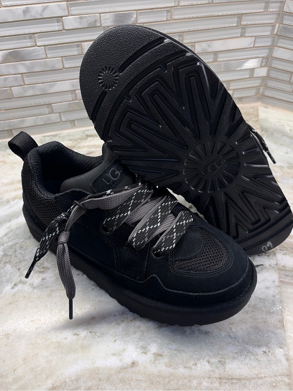 UGGS Black Double Lace-Up black suede sneaker boots Women’s size 10 EU41 Men’s 8